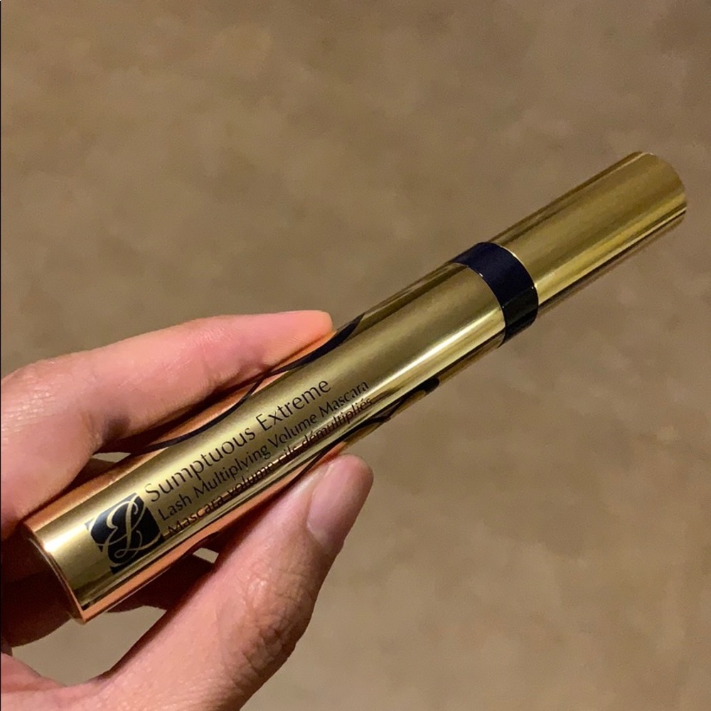 EsteeLauder Sumptuous Extreme Mascara Full SizeNEW - Picture 2 of 3